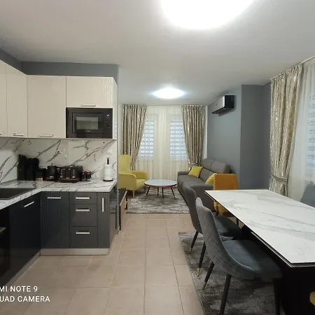 Happy 7 Apartment